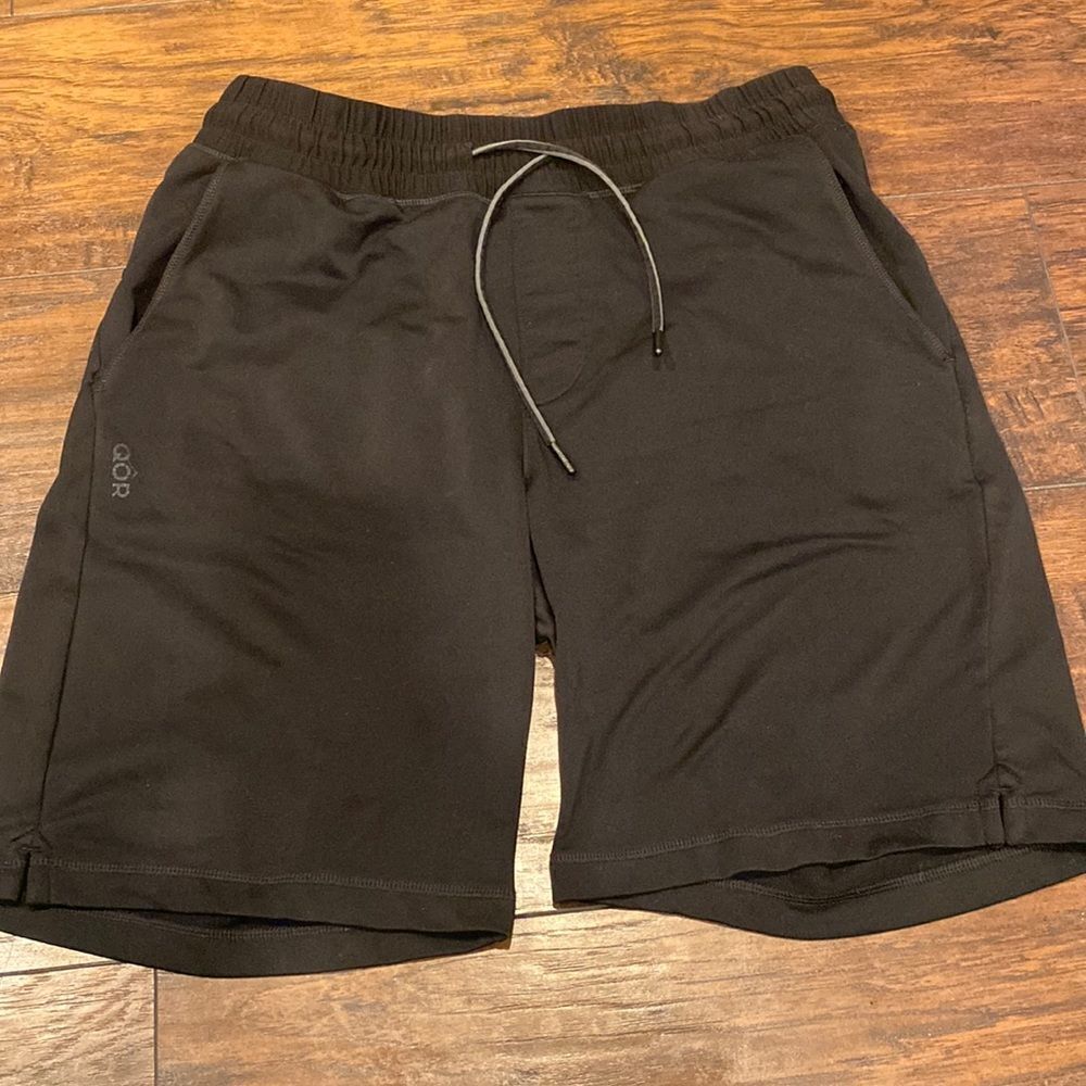 Qor Men's Black Elastic Waist Workout Casual Athletic Breathable Shorts Medium
